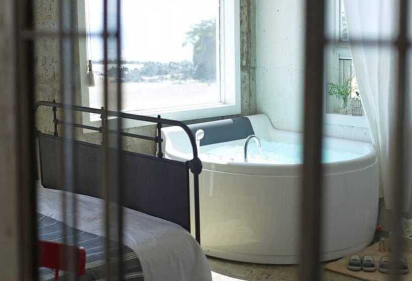 Taean The Classic Spa Pension