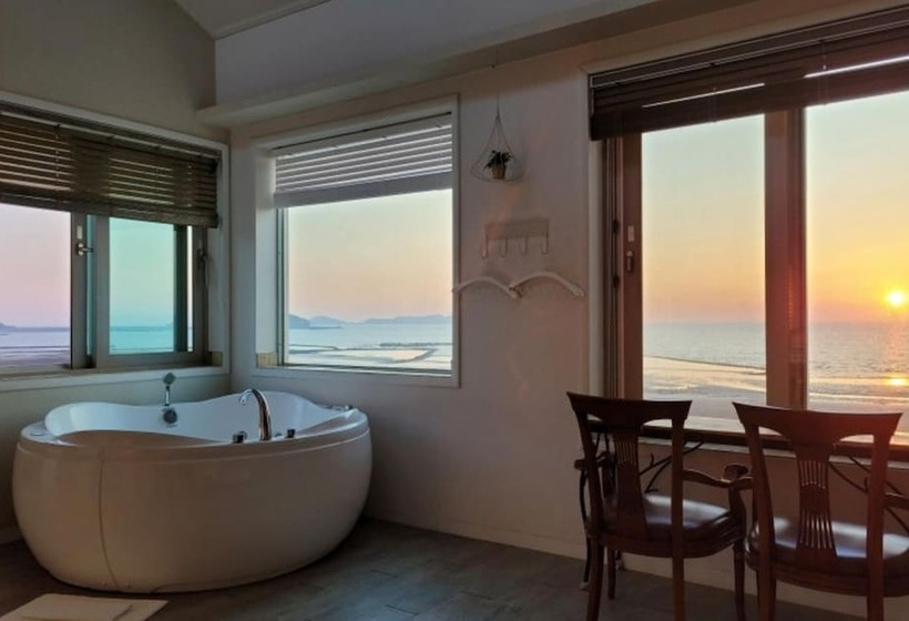 Taean The Classic Spa Pension