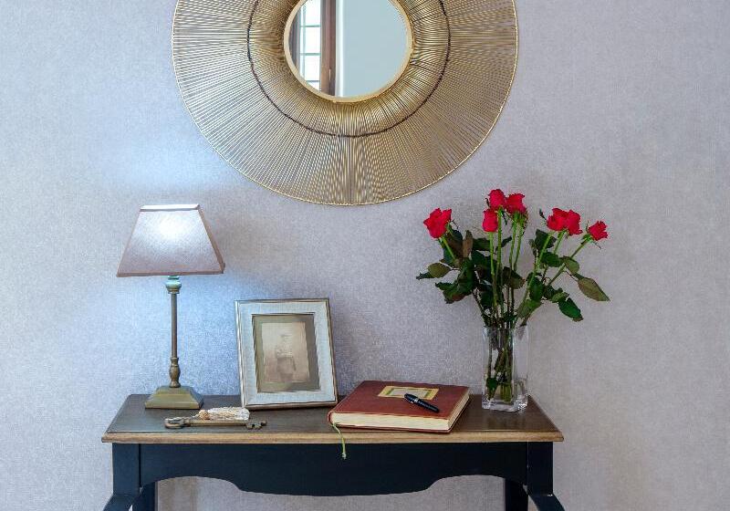 Casa Moazzo Suites And Apartments