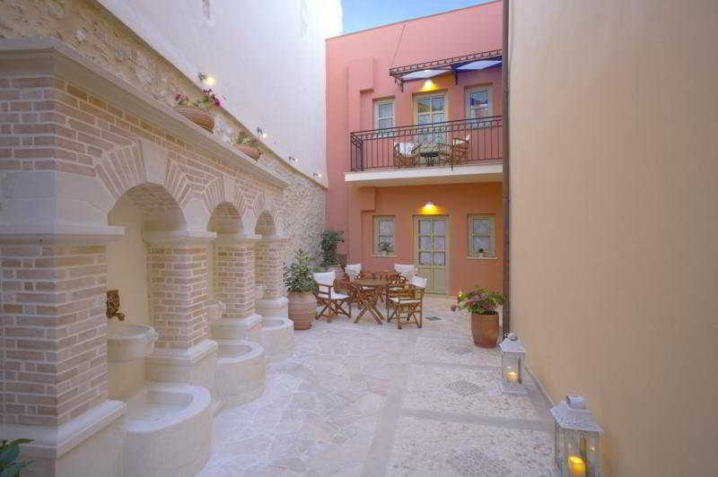 Casa Moazzo Suites And Apartments