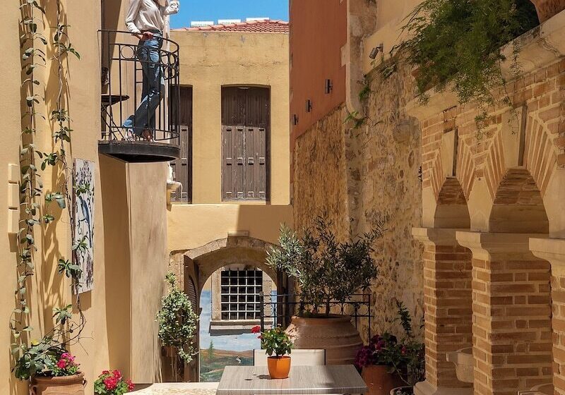 Casa Moazzo Suites And Apartments