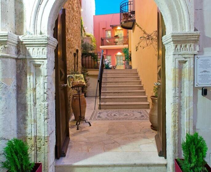 Casa Moazzo Suites And Apartments