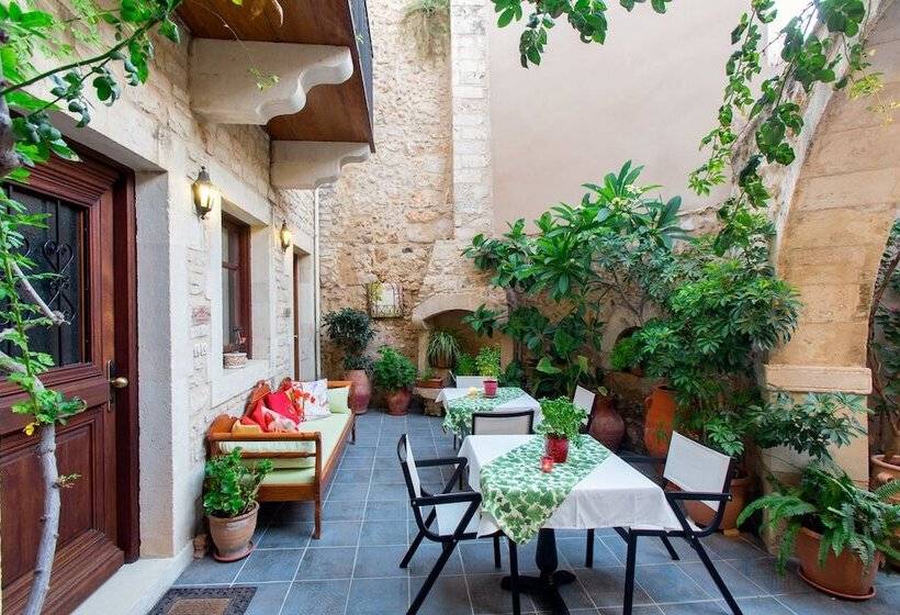 Casa Moazzo Suites And Apartments