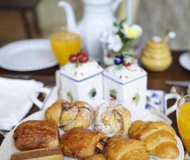 Casa Moazzo Suites And Apartments