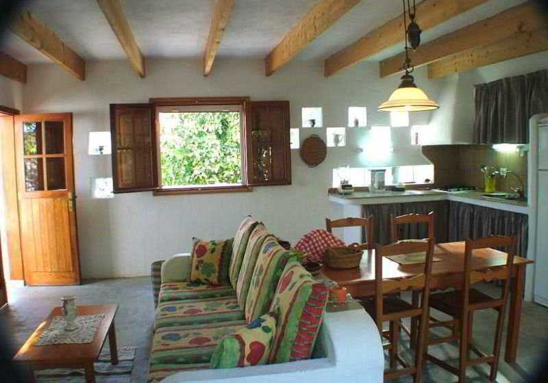 Cho Manuel Residence