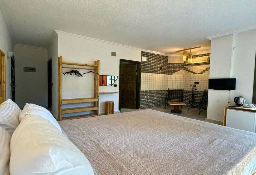 Club Mel Holiday Resort