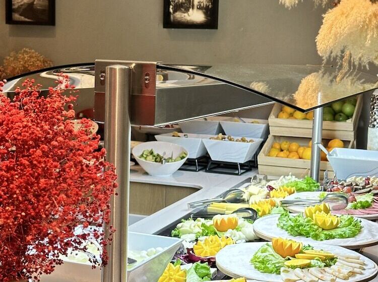 Edition Old City Hotel