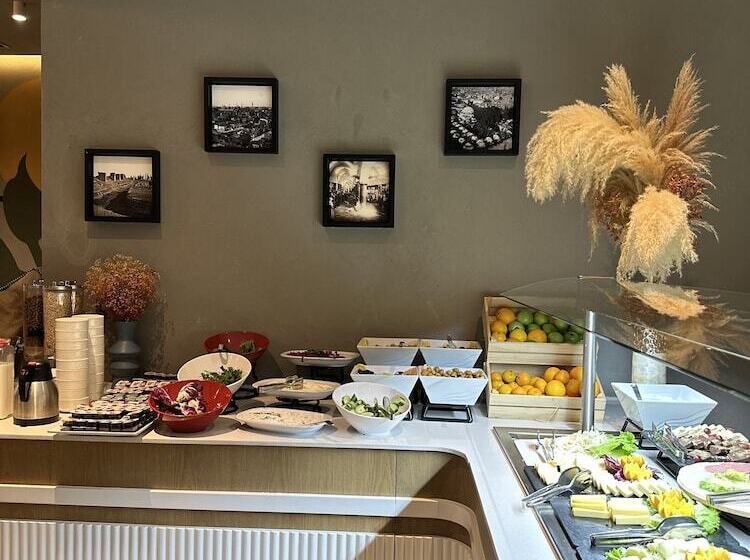 Edition Old City Hotel