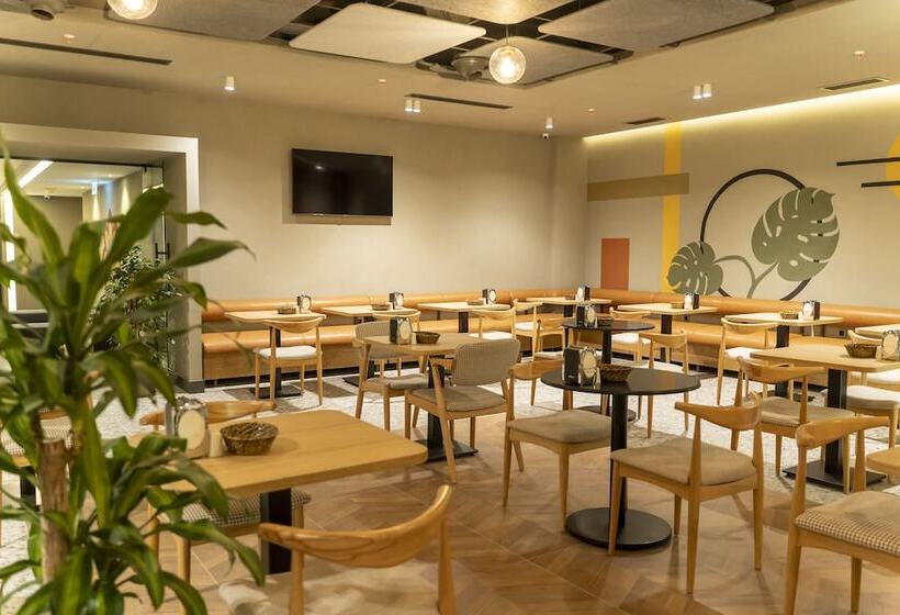 Edition Old City Hotel