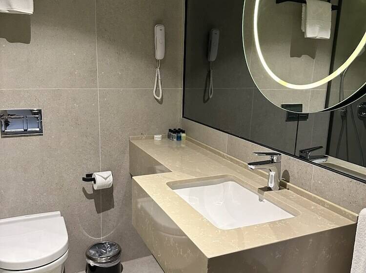 Edition Old City Hotel