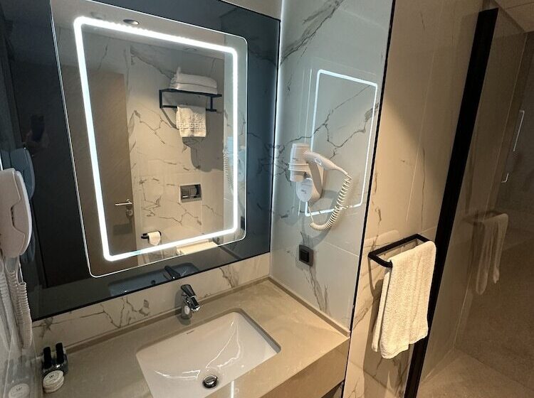 Edition Old City Hotel