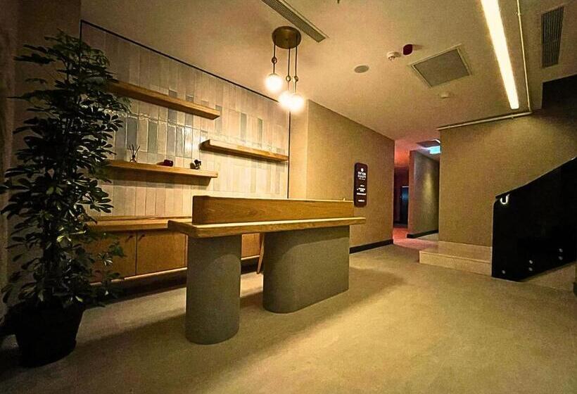 Edition Old City Hotel