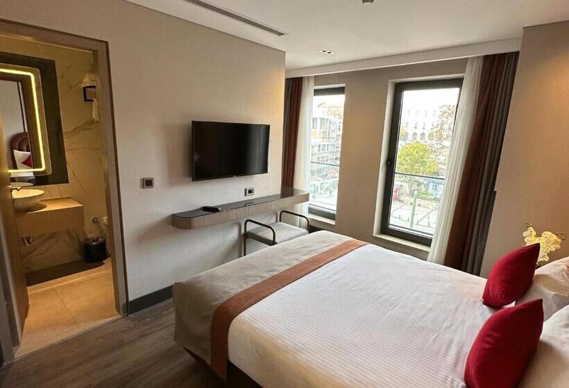 Edition Old City Hotel