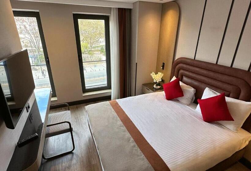 Edition Old City Hotel