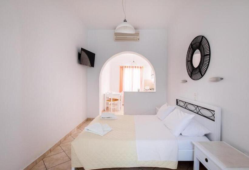 Eleftheria Hotel & Apartments