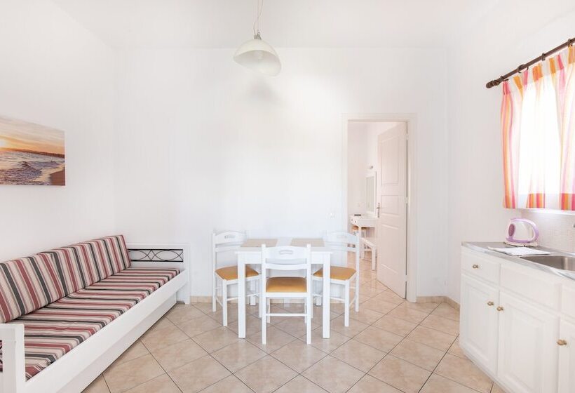 Eleftheria Hotel & Apartments