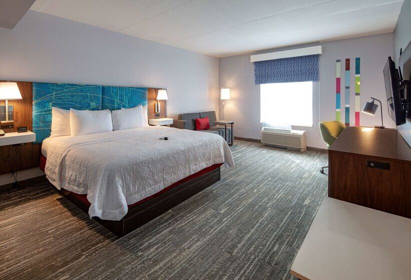 Hampton Inn & Suites Charlotteairport