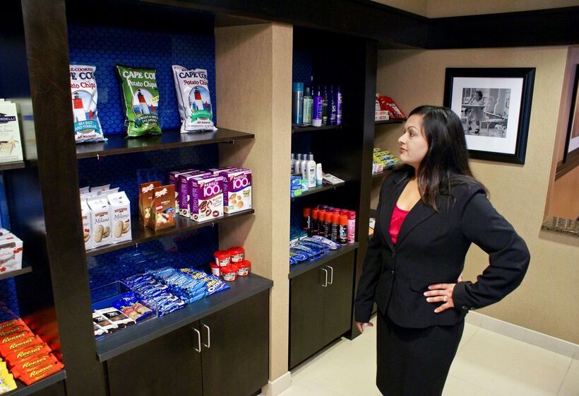 Hampton Inn & Suites Charlotteairport