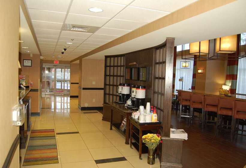 Hampton Inn & Suites Charlotteairport
