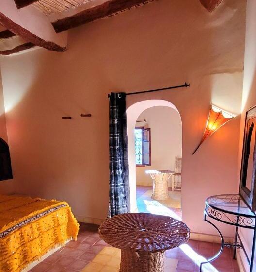 مسافرخانه Auberge Famille Benmoro