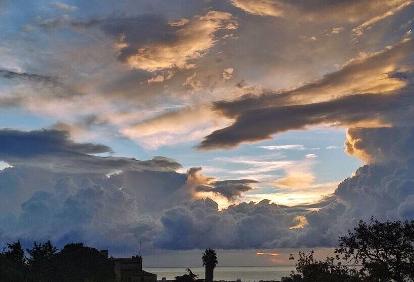 Хостел Cal Music B&b