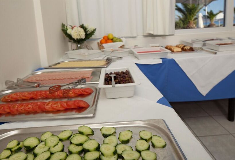 فندق Akti Corali