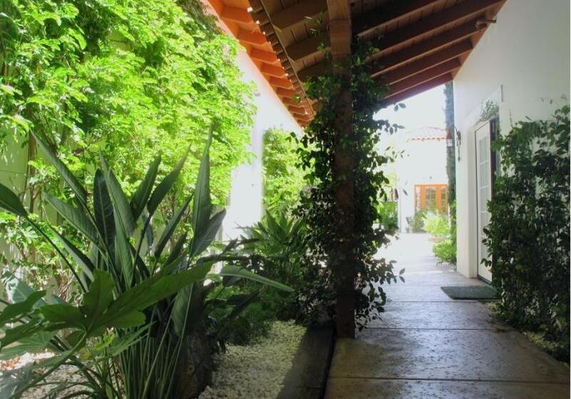 בית מלון כפרי Alcazar Palm Springs