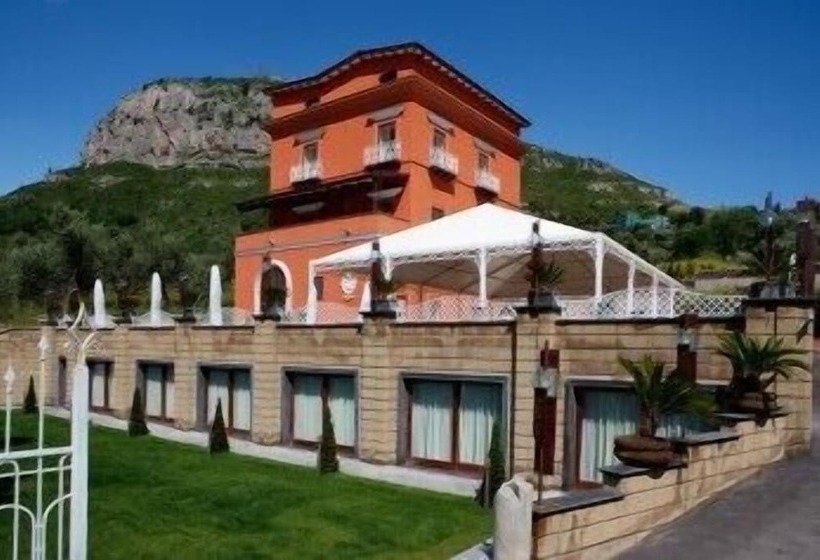 فندق Antico Casale Russo