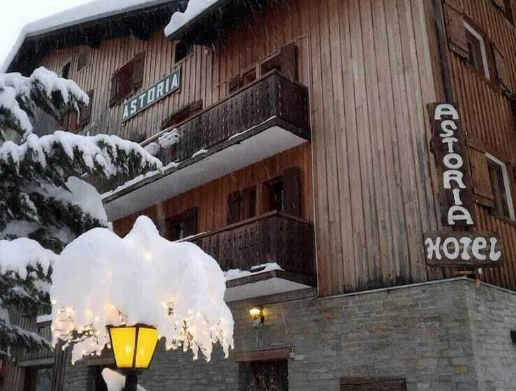 호텔 Astoria