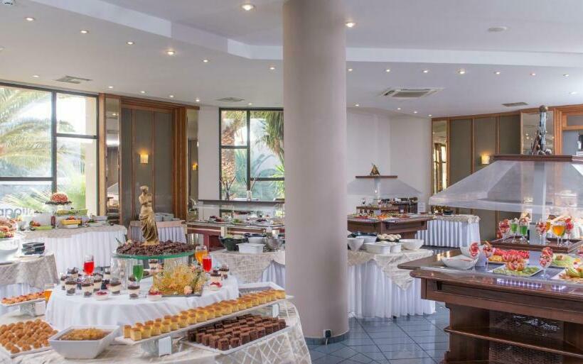 ホテル Athina Palace Resort & Spa