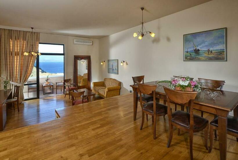 ホテル Athina Palace Resort & Spa