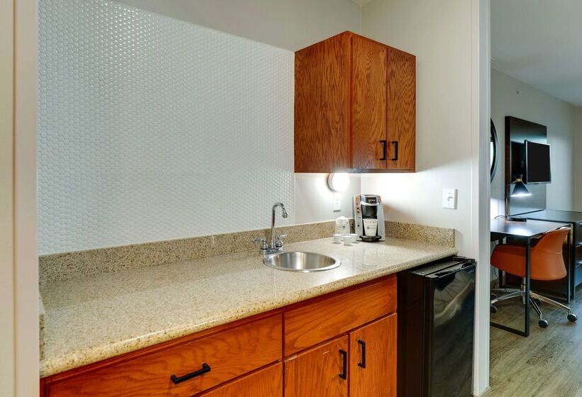 فندق Best Western Plus Riata