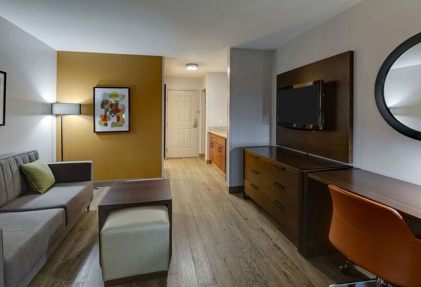 فندق Best Western Plus Riata