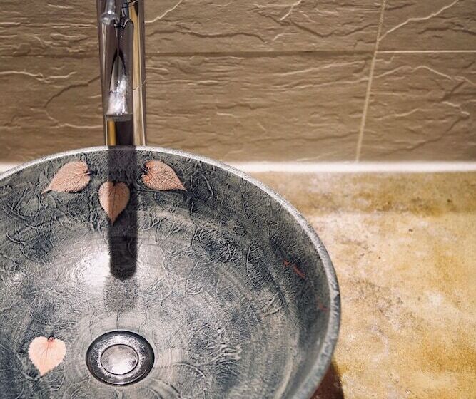 هتل Butterfly On Wellington, Central