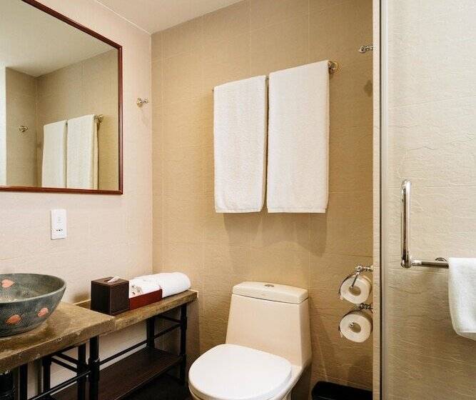 هتل Butterfly On Wellington, Central