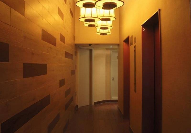 هتل Butterfly On Wellington, Central