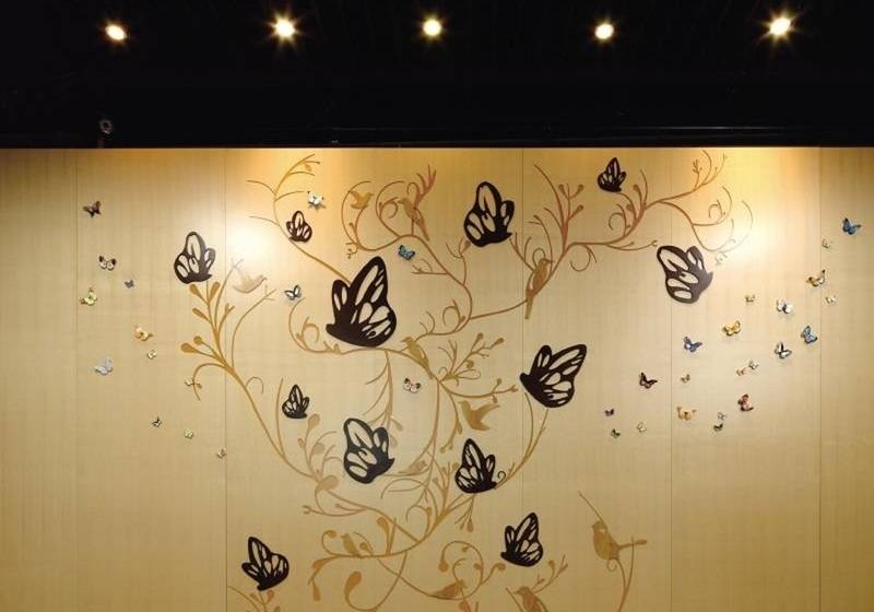 هتل Butterfly On Wellington, Central