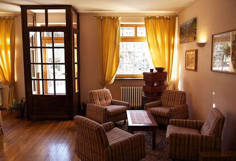 בית מלון כפרי Centrale