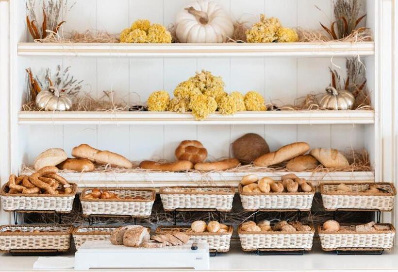 هتل Cocos The Club Solto