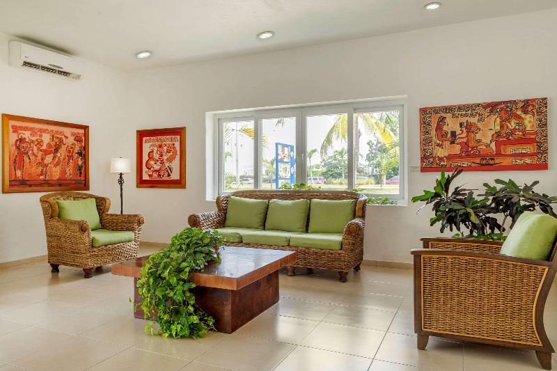 בית מלון כפרי Comfort Inn Puerto Vallarta Golfside & Marina