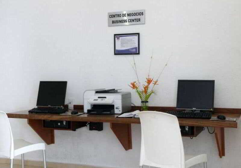 בית מלון כפרי Comfort Inn Puerto Vallarta Golfside & Marina