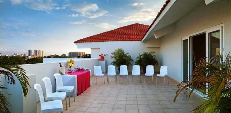 בית מלון כפרי Comfort Inn Puerto Vallarta Golfside & Marina