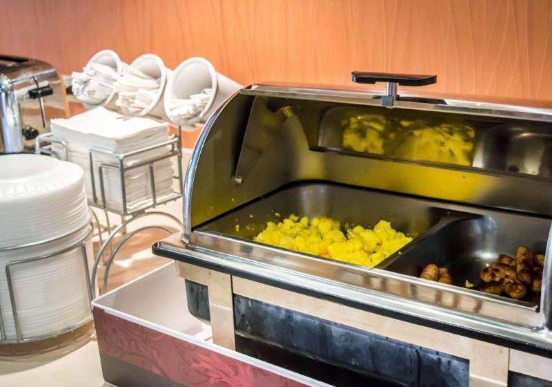 בית מלון כפרי Hampton Inn By Hilton Tampa Fairgrounds Casino