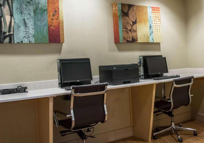 فندق Hampton Inn By Hilton Tampa Fairgrounds Casino