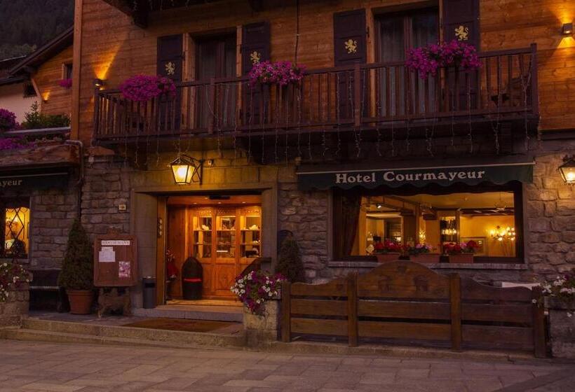 ホテル Courmayeur