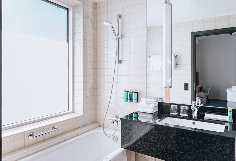 فندق Courtyard By Marriott Stockholm Kungsholmen