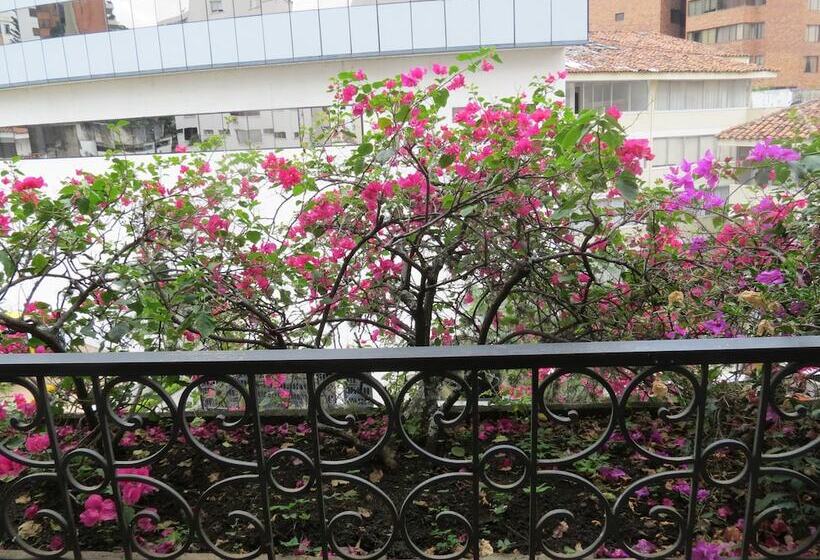 هتل Del Oeste B&b