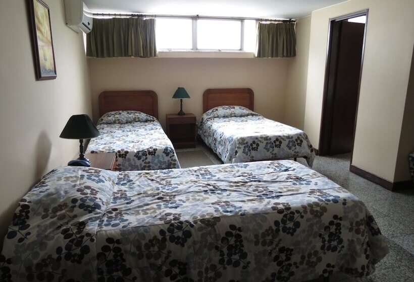 هتل Del Oeste B&b