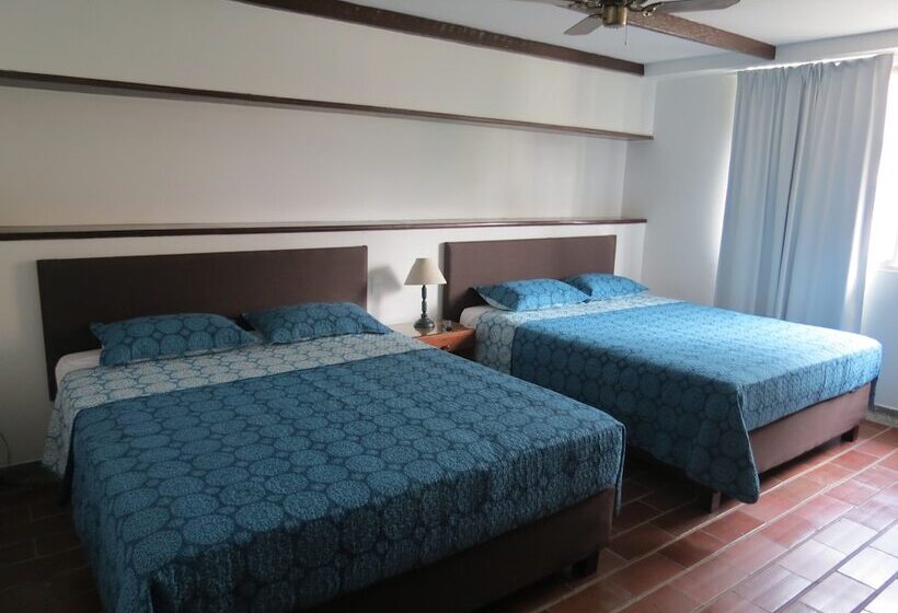 هتل Del Oeste B&b