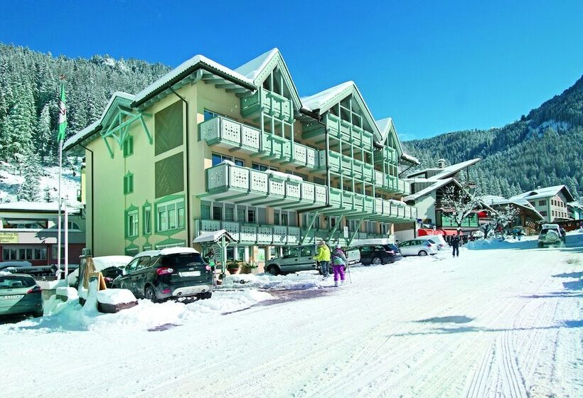 هتل Dolomiti Schloss